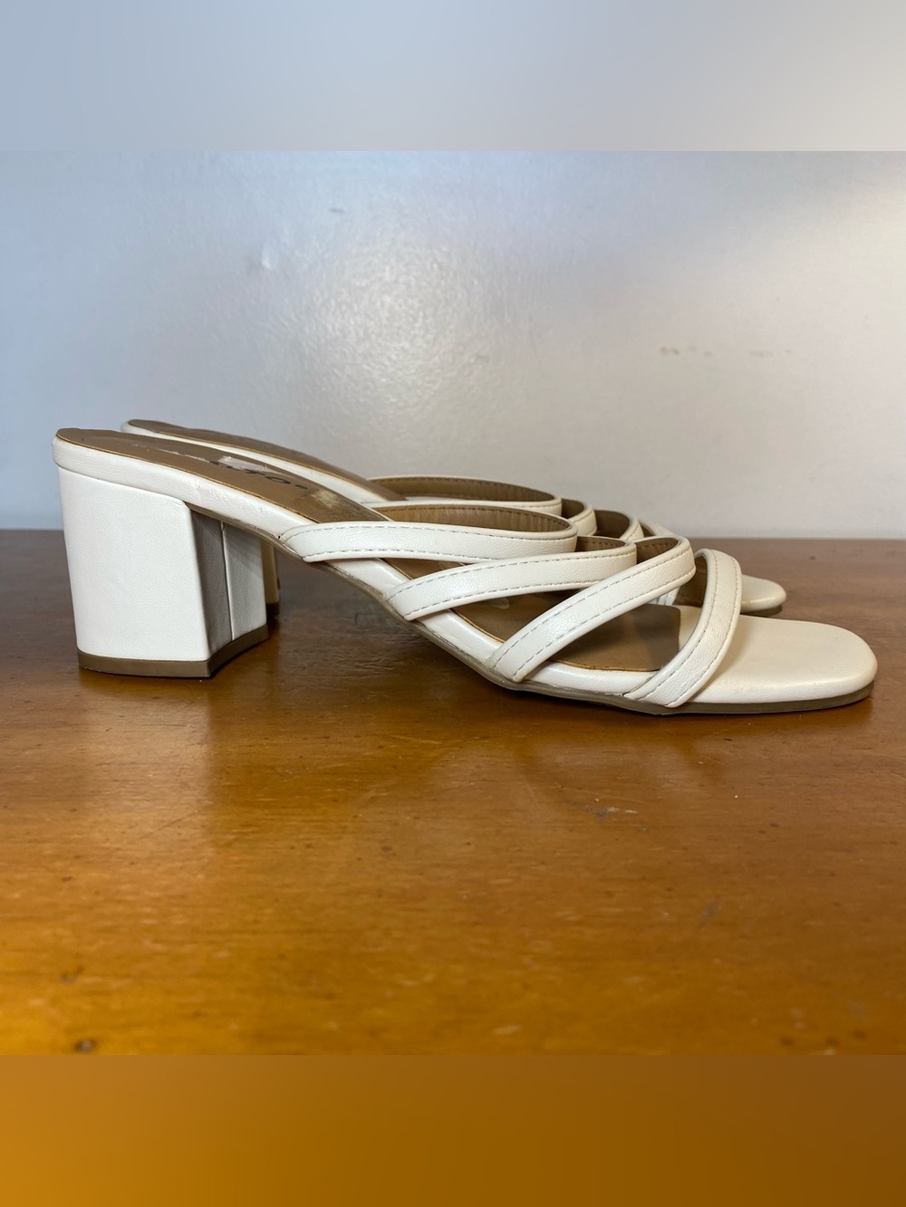 Women’s 7.5 White Heels Strappy Sandals Shoes Y2K Dainty Minimal Faux Square Toe